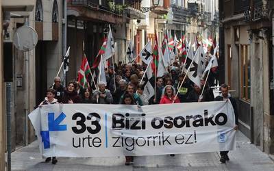 Unai Paroti "lege arrunta" aplikatzeko eskatu du Sarek Arrasateko manifestazioan