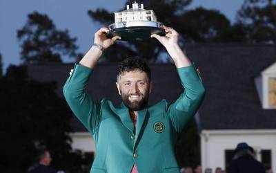 Jon Rahm jaka berdea eskuratzen duen bigarren euskalduna da Augustako Mastersean irabazi ostean