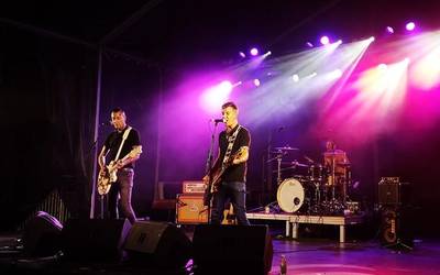 Punk doinuak Kartzela zaharrean, jardunaldi antifaxistak borobiltzeko