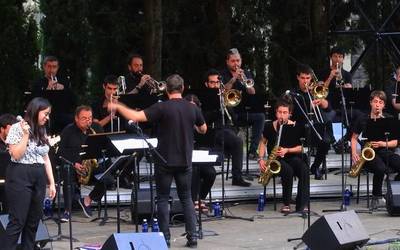 Arrasate Musikal Big Band Kanarietara doa