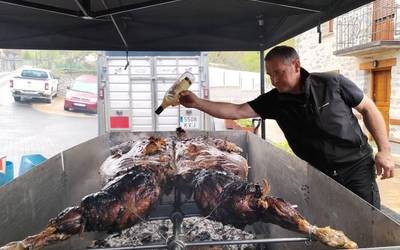 Artomañako Jaiak ospatu zituzten asteburuan, gastronomia erdigunean jarrita