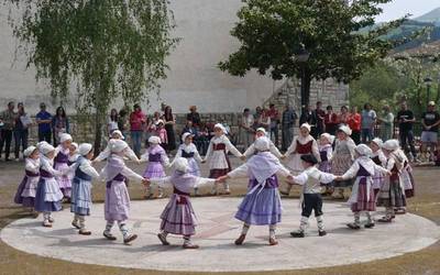 Maiatzaren 3tik 13ra luzatuko dira Gardeako Santa Krutzeko jaiak