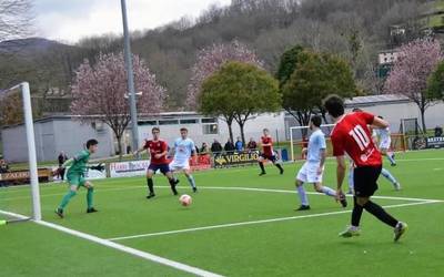 Maila mantentzeko garaipen garrantzitsuak lortu dituzte Baztan eta Beti Gazteko gizonezkoen futbol taldeek