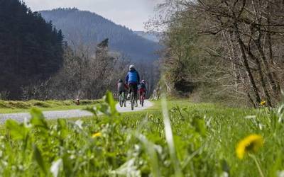 Herriak lotu, bidegorria amaitu