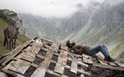 'Las ocho montañas' gaurkotasunezko filmaren emanaldia