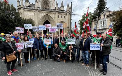 Elgoibarko pentsionistek ere hartu dute parte 1080 euroko gutxieneko pentsio publikoa eskatzeko Gasteizko manifestazioan