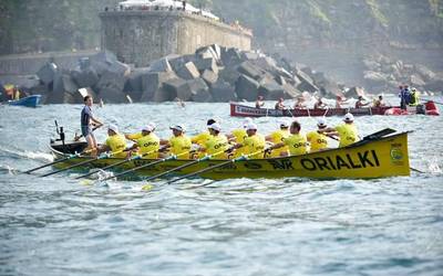 Asteburuan abiatuko dute aurtengo traineru denboraldia Zarautzen