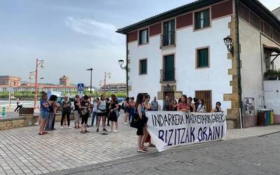 Bilboko hilketa matxista gaitzesteko protestara deitu dute