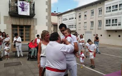 Festetako zapia jasotzeko aurretik eskatu beharra dago