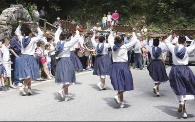 Lesakako San Fermin elkarteko lagunak Ipar martxa ikastaroan eta San Juan Xarrerako irteeran izanen dira