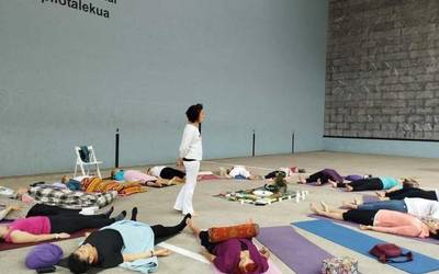Yoga eguna elkarrekin batasunean