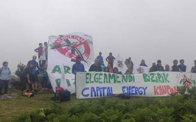 Elgeamendira igo dira Capital Energy enpresaren proiektu eolikoaren aurka