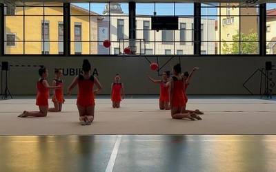 Gimnasia erritmikoko campusa antolatu dute