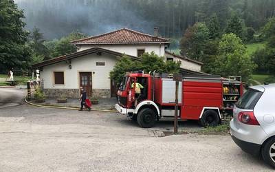 Gizonezko bat atxilotu dute, Sara jatetxean lapurreta egin eta sua piztea leporatuta