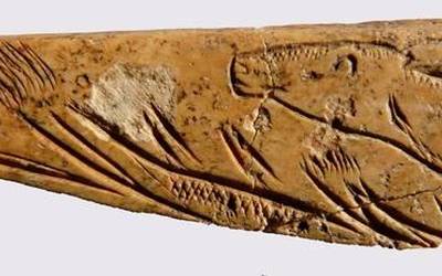 Madelein aldiko grabatudun zintzilikario bat aurkitu du Munibe arkeologia taldeak Mendaron