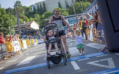 Iñaki Isasi eta Ione Bordes izan ziren Areta Trail lasterketako garaileak