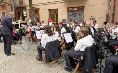 Milagroko musika banda, Andra Mari Eguna girotzeko