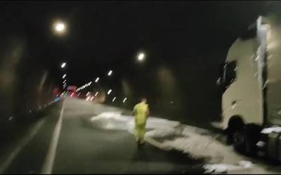AP-1ean, Isuskitzako tunelean, istripu bat izan da
