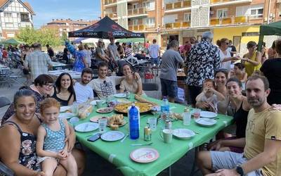[ARGAZKI GALERIA] Muntsaratzeko paella lehiaketak jende ugari batu du