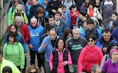Familia-lasterketa solidarioa Larrondon