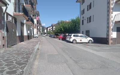 Elizondoko Abartan eta Mendinueta karriketatik kotxeak gauerako lekutzeko eskatu du udalak