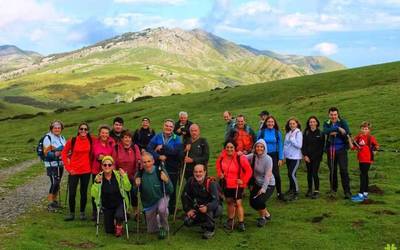 Aralarko paraje ederretan barrena gozatu dute goizuetarrek asteburuan