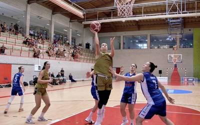 Domusa Teknik ISBk eta Gipuzkoa Basketek lagunarteko partidak jokatu dituzte asteburuan Azkoitian