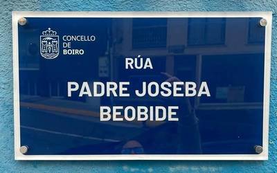 Joseba Beobide apaizaren izena jarri diote Galiziako Boiro herriko kale bati