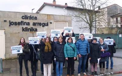 Klinikako langileak lan hitzarmena hobetu nahi dute