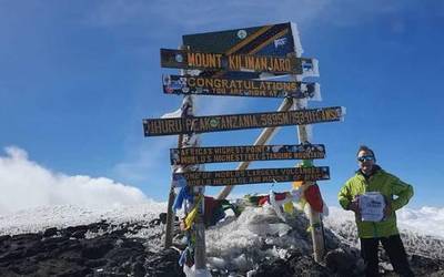 Kilimanjaroko gailurrerat ailegatu da Jose Manuel Iñarrea erratzuarra