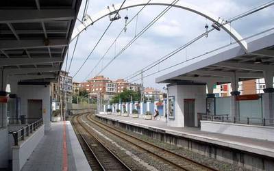 Metroaren maiztasuna handitzeko Garraio Partzuergoari atxikitzea eskatu du Sopelako Udalak