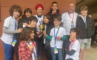 Albaina akademiako ikasleak saritu dituzte First Lego League txapelketan