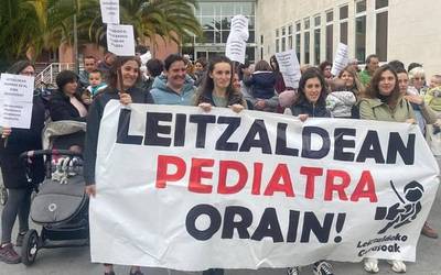 Iruñera ailegatu dira Leitzaldean pediatra orain jartzeko eskaerak