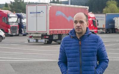 “900 euroren truke egiten ditugu Laudioko kamioien udal aparkalekuko funtzio guztiak, urteko 365 egun eta 24 orduetan”
