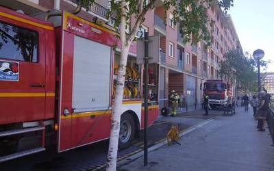 Sua piztu da Laudioko Jose Matia kaleko garage batean