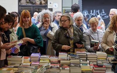 Liburuak eta larrosak kalera aterako dituzte Iruñean apirilaren 23an