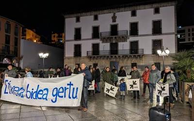 Euskal presoen eta iheslarien eskubideen aldeko elkarretaratzea egingo dute gaur
