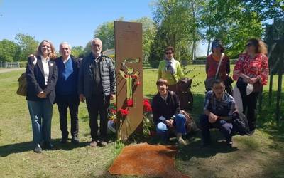 Gurseko errefuxiatu eremuan egondakoak gogoan