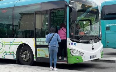 Autobus gidariak ados patinete elektrikoen gainean hartutako erabakiarekin