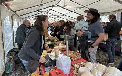 Produktu ekologikoak salgai Lorabarri azokan