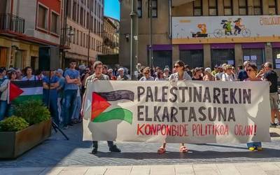 [ARGAZKI GALERIA] Palestinaren aldeko elkarretaratzeak egin dituzte Durangaldean