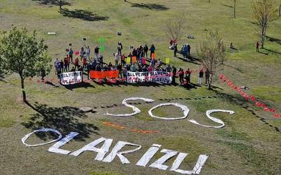 SOS Olarizuk salatu du Udalak zelaia merkantilizatu duela