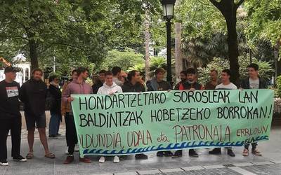 Hitzarmen propioa eskatu dute hondartzetako sorosleek