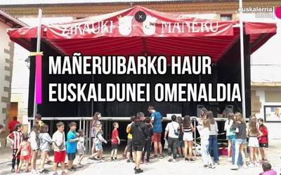 Mañeruibarko haur euskaldunak omendu dituzte Euskaltzaindiak eta IKF fundazioak