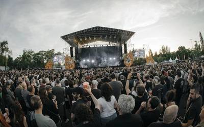 Azkena Rocken Araba Tourrak kontzertuak eramango ditu Legutio eta Zanbranara