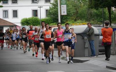 Besaide Astobiza eta Koldo Ayesta gailendu dira 10K Laudio lasterketan