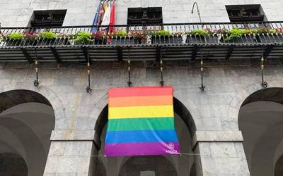 LGTBI+ komunitatearen eskubideak defendatzeko asmoz, hainbat ekintza antolatu ditu udalak