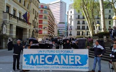 Mecaner ez dago salgai: Mecaner herriarentzat!