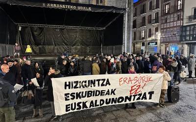 Euskaldunon hizkuntza eskubideen aldeko Arrasateko protokoloak beste elkarretaratze bat deitu du