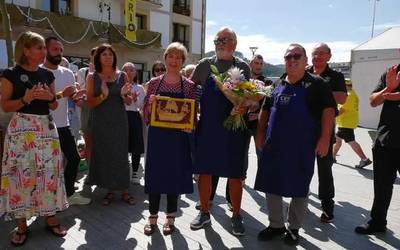 Bisiguaren Festako hasiera ekitaldian, boluntarioak protagonista